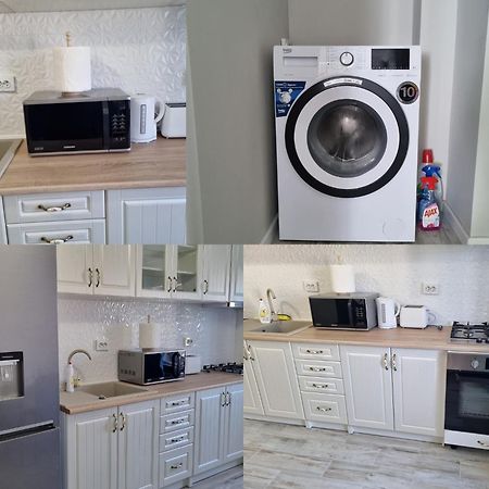 Luxurious Apartment With 3 Rooms And 2 Bathrooms In Corabia Kültér fotó