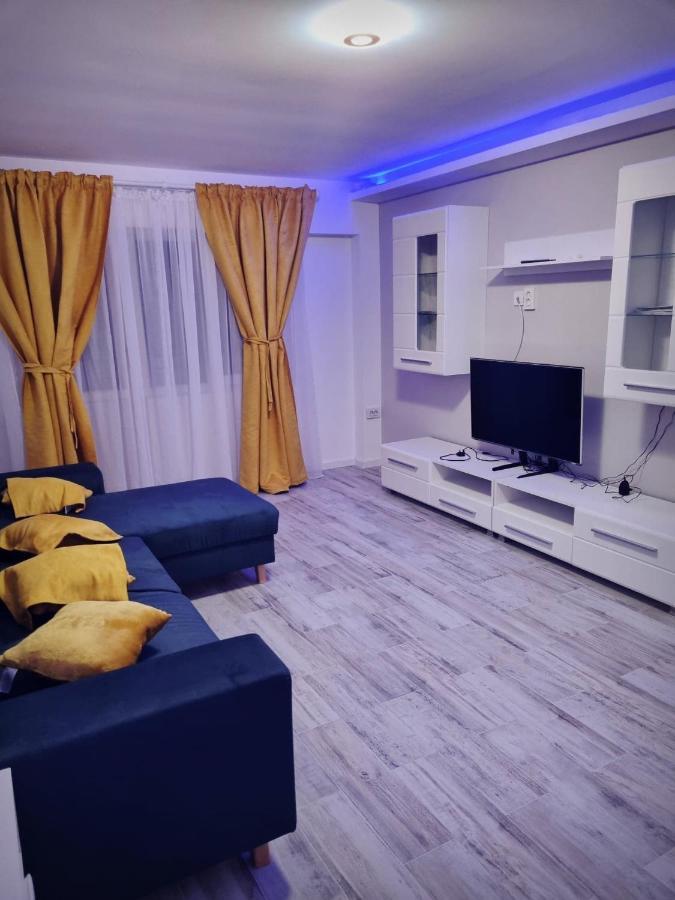 Luxurious Apartment With 3 Rooms And 2 Bathrooms In Corabia Kültér fotó
