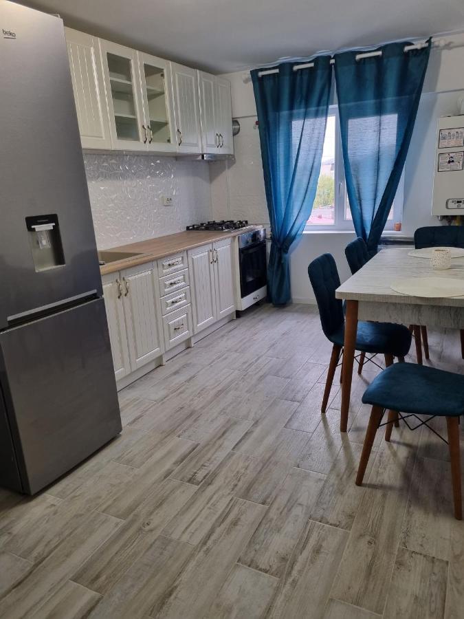 Luxurious Apartment With 3 Rooms And 2 Bathrooms In Corabia Kültér fotó
