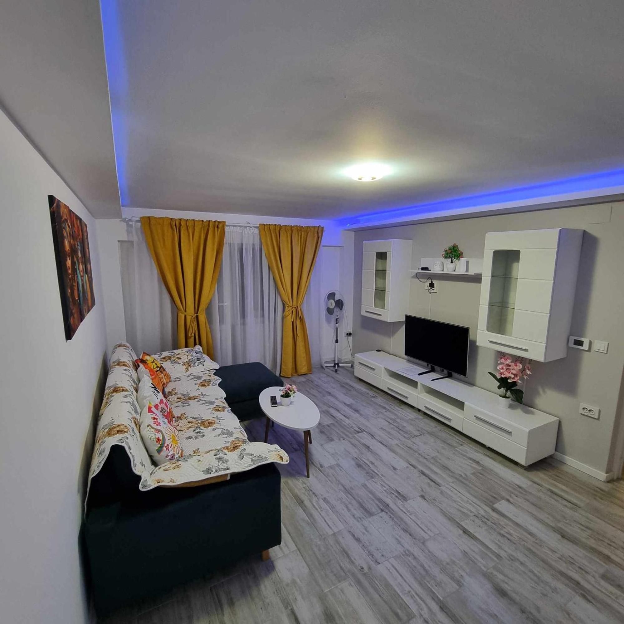 Luxurious Apartment With 3 Rooms And 2 Bathrooms In Corabia Kültér fotó